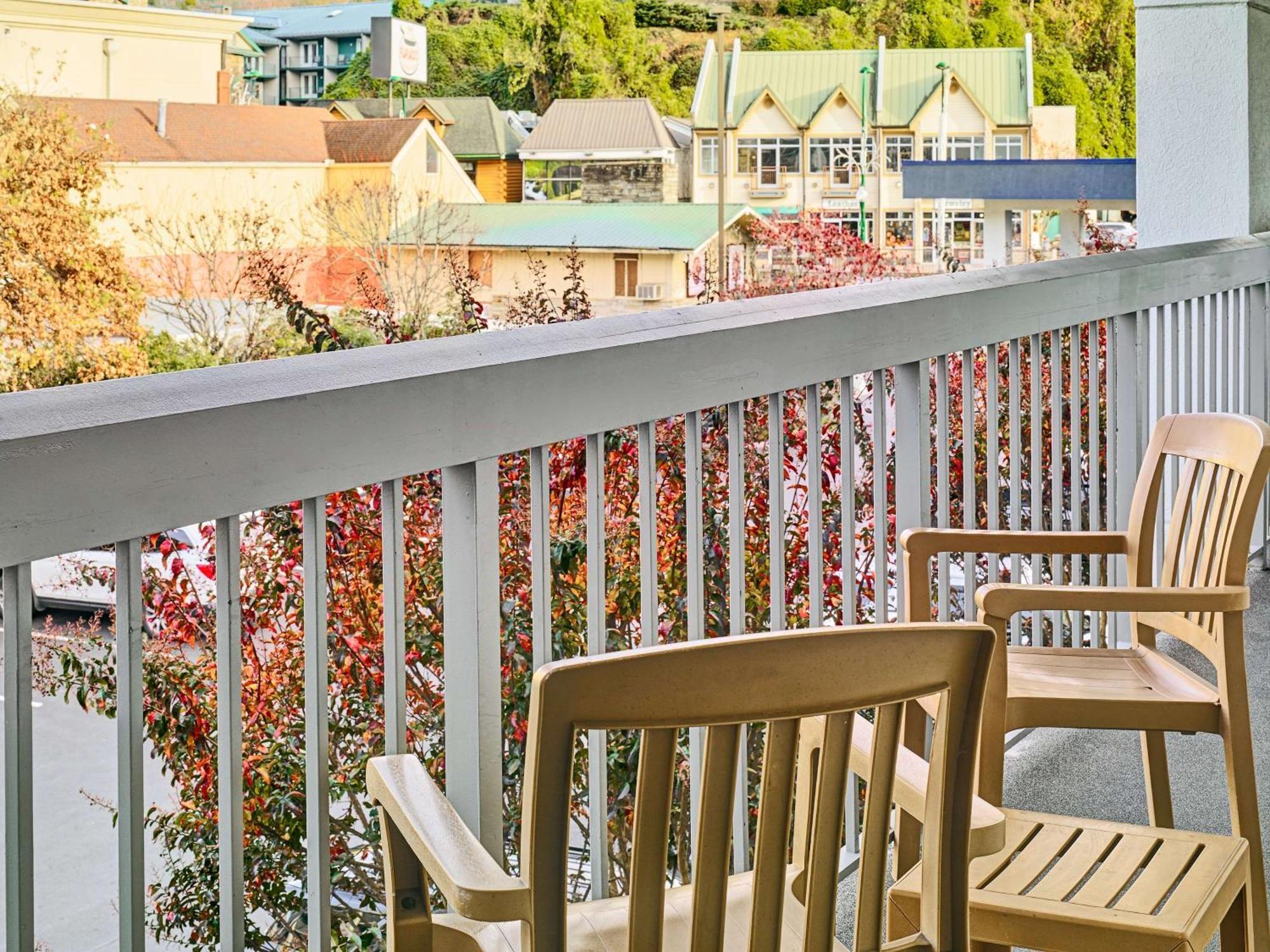 Hampton Inn Гатлинбург Экстерьер фото