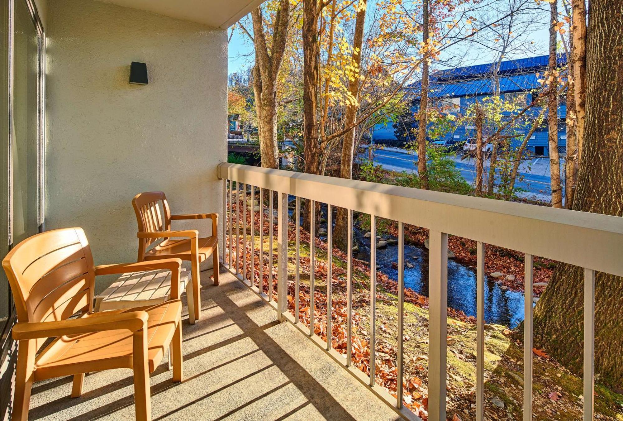 Hampton Inn Гатлинбург Экстерьер фото